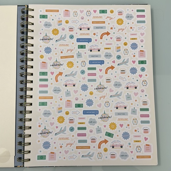 NWT Orange Circle Studio 17-Month Planner - Picture 4 of 13